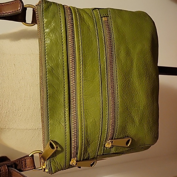 NWT: Leather Fossil Explorer Crossbody - Picture 2 of 16